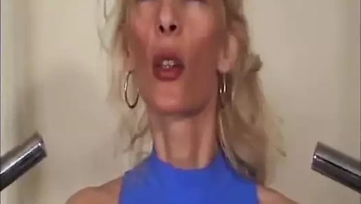 Nine üçlü seks yapıyor ve anal sikişiyor