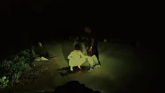 Aşırı Sokakta ağza Ve Sperme Işiyor