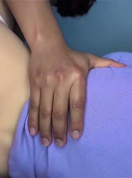 944 Üvey kızımı evde mastürbasyon yaparken yakaladım ve bu oldu...