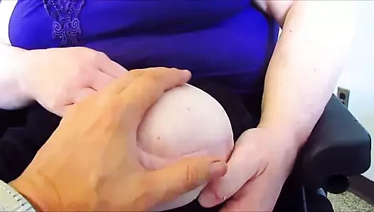 Dak kadın tekerlekli sandalyede