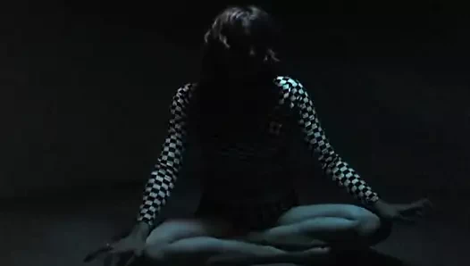 La vore kız ve swaalug