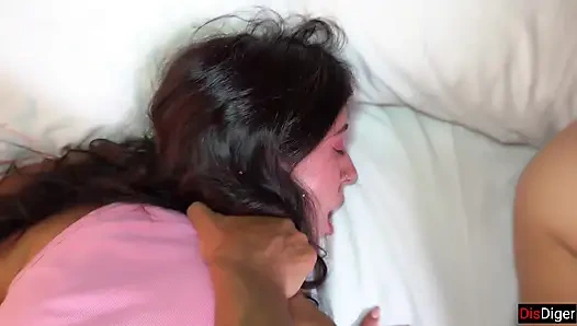 Erkekler sabah erken saatlerde kız arkadaşlarını ıslak amcıklarıyla sikmek için gece kaldı