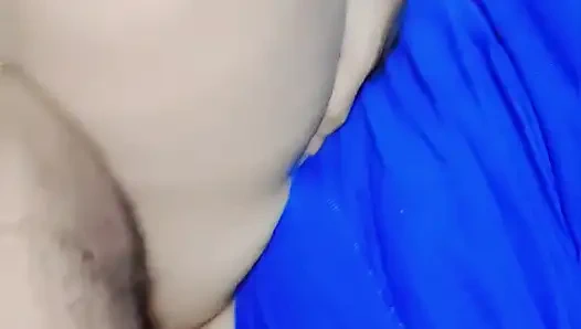 Bir kocanın karısıyla seks yaptığının yer aldığı bir Arap filmi, profesyonelce filme alındı.