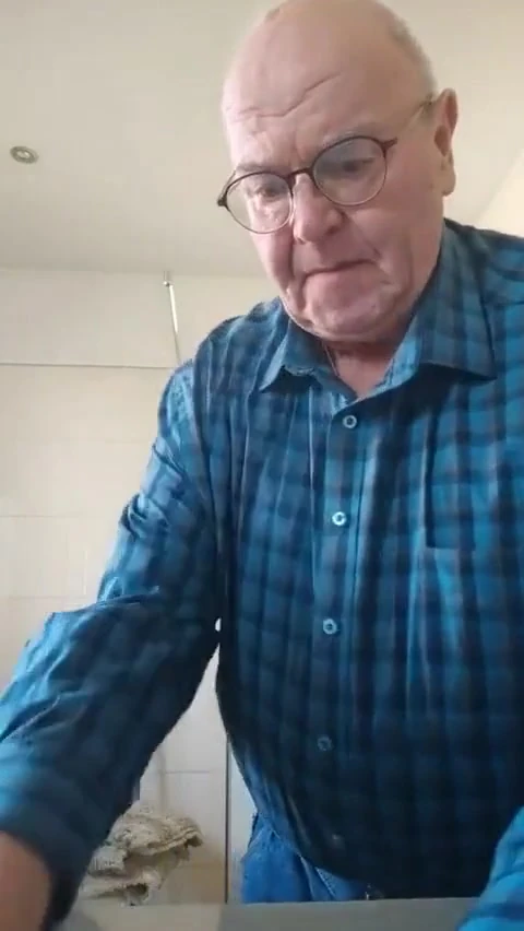 Kullanılmış külot astarını çiğnedim!