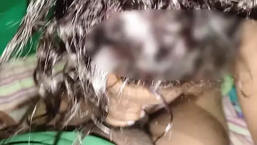 Karısı evde yokken sevgilimin yarağını emiyor