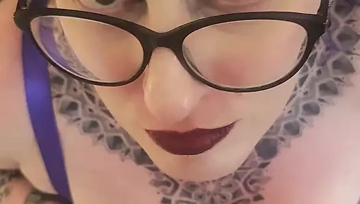 bbw büyük memeler, deldi meme uçları, baştankara masturbasyon