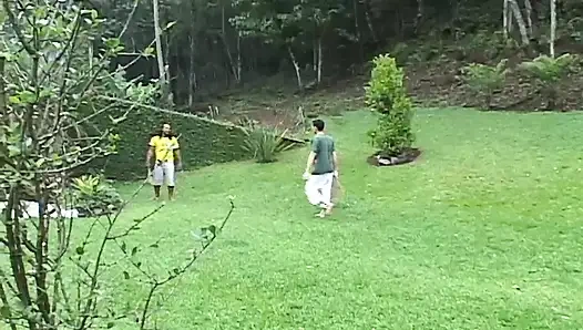 Eşcinsel latin derin göt sikişi ham kalçasını sikiyor