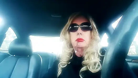 SARıŞıN OLGUN BAYAN ROMAN ARABADA DAHA FAZLA SIGARA IÇIYOR 120 MENTOL