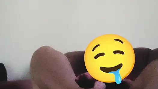 Komşum amımı çok ıslak yalıyor