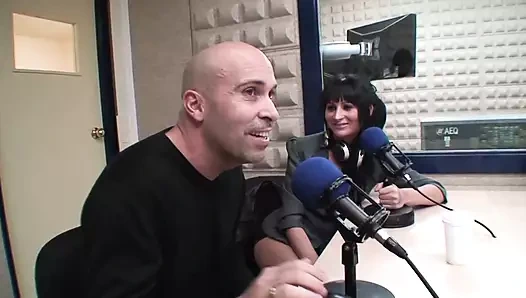 Latin kızlar tüm deliklerde sikilmeyi seviyor - dvd