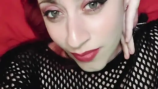Patronunun üvey kızı seni seks için davet ediyor ama ş! Bu bir sır! Bölüm 1