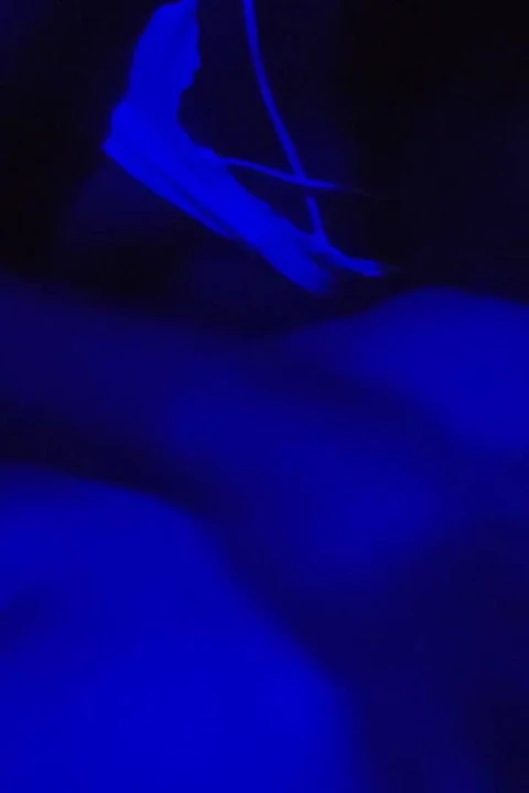 Karısını başka bir buluta götürüyor