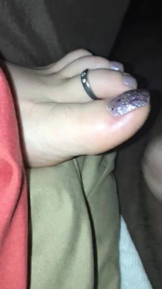 Cum üzerinde eş ayaklar