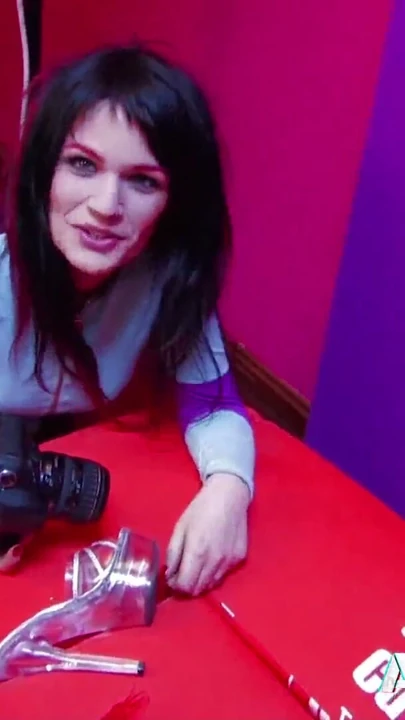 Yesenia Rock tatlı bir ağız boşalmasıyla götünden sikiliyor | Bölüm 2