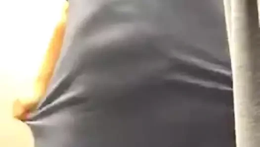 anal çalışıyor üzerinde giysiler