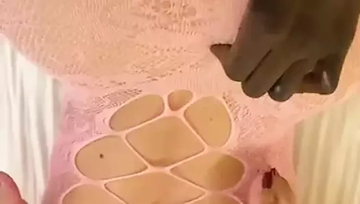 Bu kaltak ıslak, çünkü iyi yalıyorum