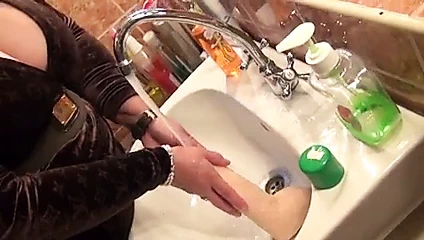 adım anne içinde the banyo