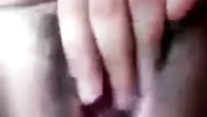 Peluda se masturba