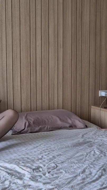 Эпический момент из "Лесбийские юные сводные сестры мастурбируют и трогают друг друга для настоящих оргазмов"