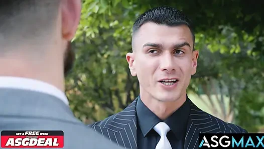 Asgmax - kaslı sporcu mafyada büyük yarak alıyor ve sikiş ayini yapıyor