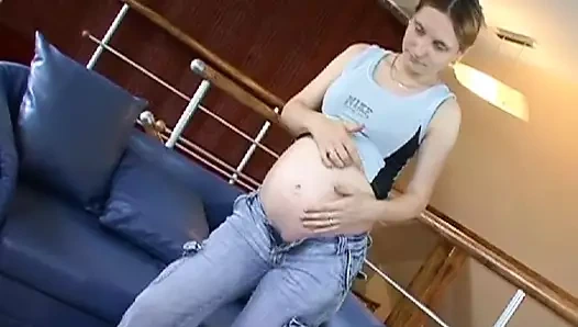 Hamile Alman fahişe amında şişman bir yarağı seviyor