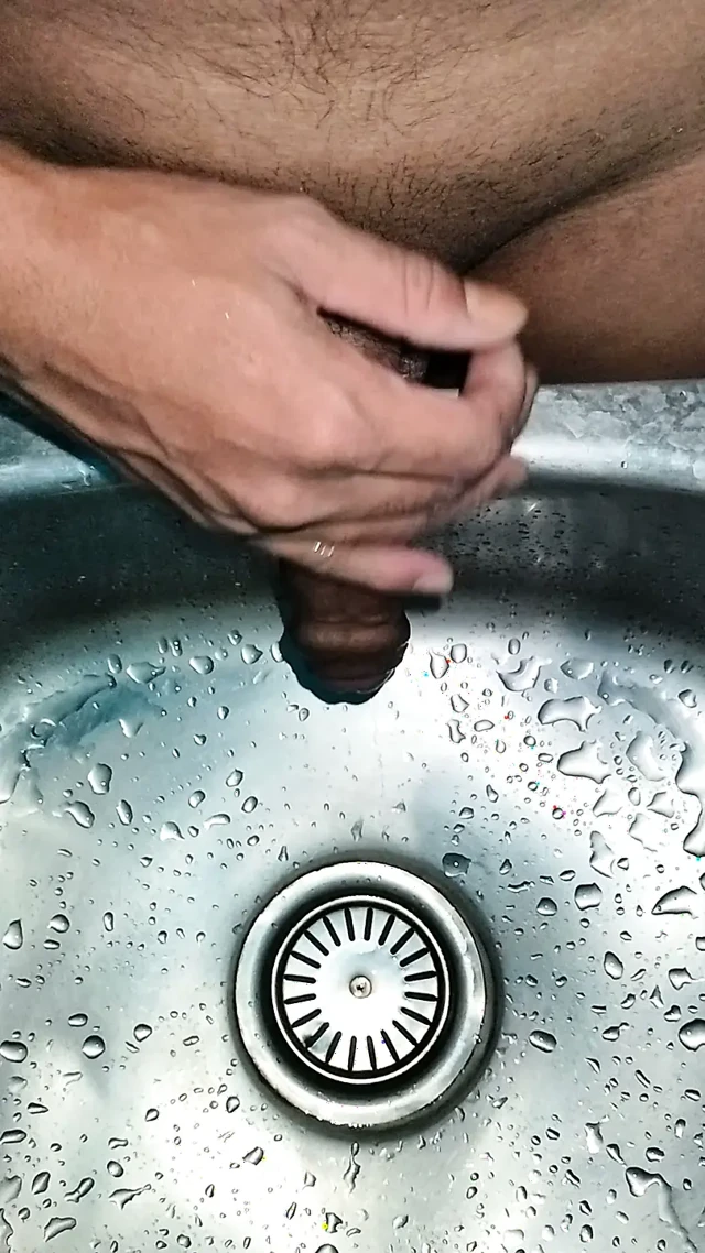 Lavabo Sikme Solo Mastürbasyon