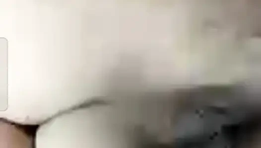 Sakso yüksek sınıf Delhili kız görüntülü görüşme sakso çekiyor.