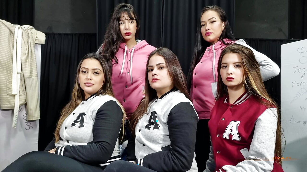 Tükürük yutma grup seks aşırı - en iyi kızlar tarafından