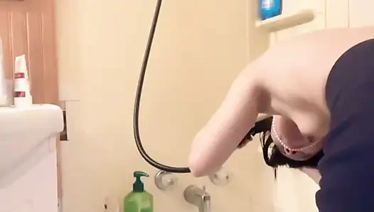 Hana küvette kıllarını yıkıyor küçük memeli çok güzel