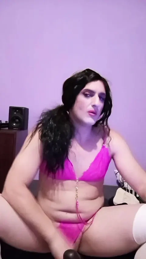 Azgın kadın kılıklı barbara kamerada