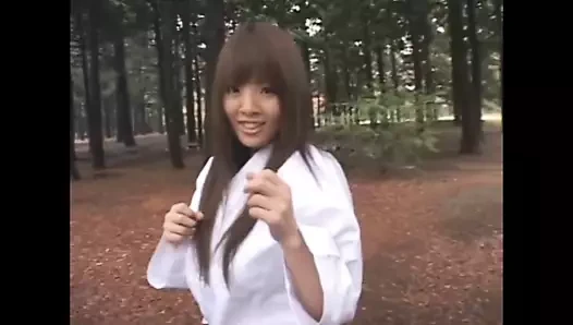 Hitomi karatede siyah kuşaktır