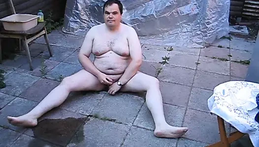 Holger rubbelt im Sitzen