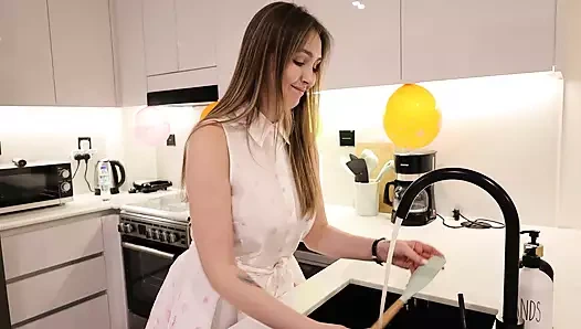 Fucked my best friend's MILF mom and cum in her pussy