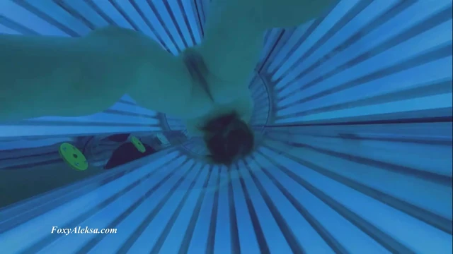 Bronzlaşma salonunda gizli dans