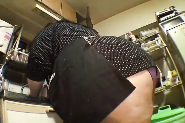 Hi step mom, is time to smell your ass