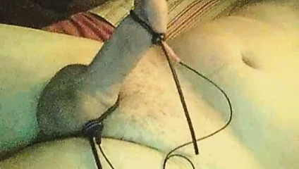 Uzun süreli uyaran ve orgazm inkarı ile Estim horoz şoku