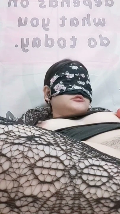 Dudaklarım dildoya sıkıca sarılmış | Clip 2