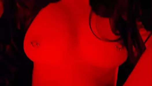 Van'a çekti ve çılgın adam tarafından prezervatifsiz derin domaltılarak sikiliyor