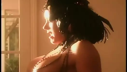 Busty kaltak erkek arkadaşının büyük horoz alır