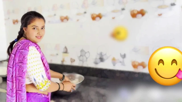 Hintli masum köylü kızı (hizmetçi kız) patronun evine yarakla girdi ve patron tarafından sikildi