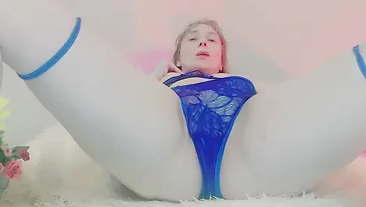 MILF vibratörden orgazm oluyor