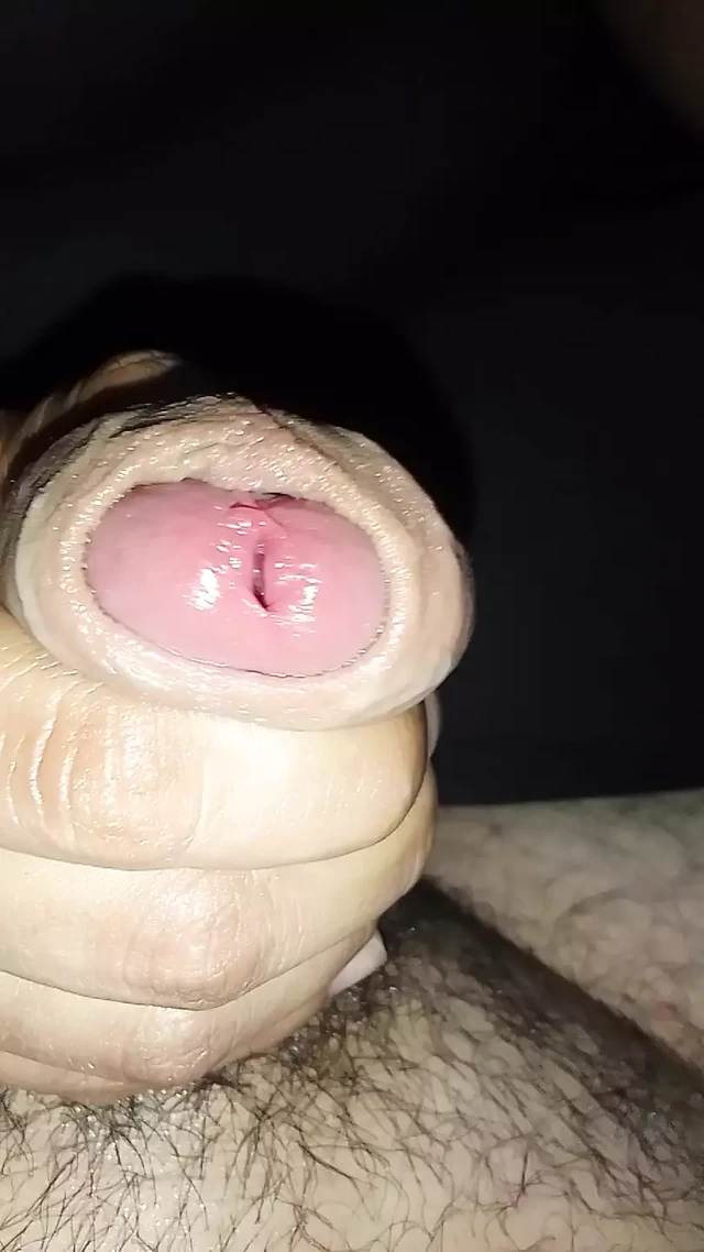 Она сделала мне ручной массаж