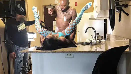 Ateşli akşam yemeğinde bts