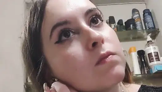 Soyunuyor, ayakkabılarımı çıkarıyor, makyajımı çıkarıyor, yatacak her şey. Sweet Dreams My Loves