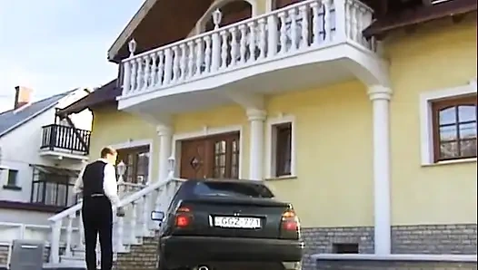 Magdalena küvette yalanıyor ve sonra sikiliyor