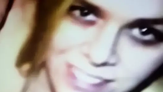 Seksi şarkıcı Creek un the cave 21:00