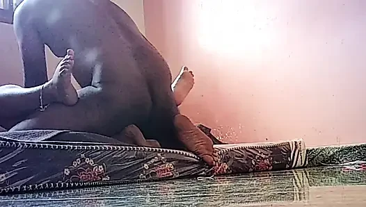 Üvey erkek kardeşim beni evde kimsesiz sikmek istiyor