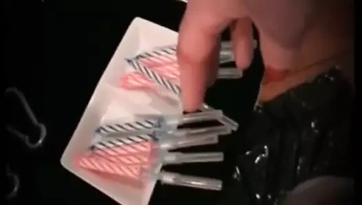 benim seksi piercing köle ile ağır deldi meme ve KEDİ