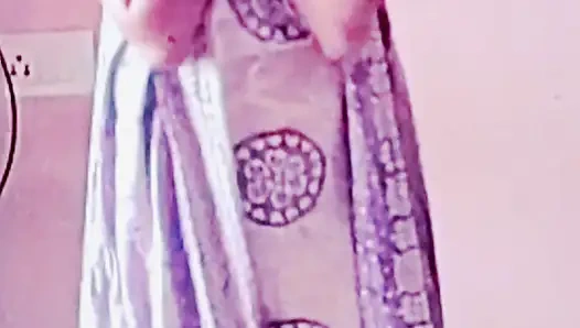 Büyük memeli evli eski kız arkadaşım elbisesini değiştiriyor videosunu gönderdi