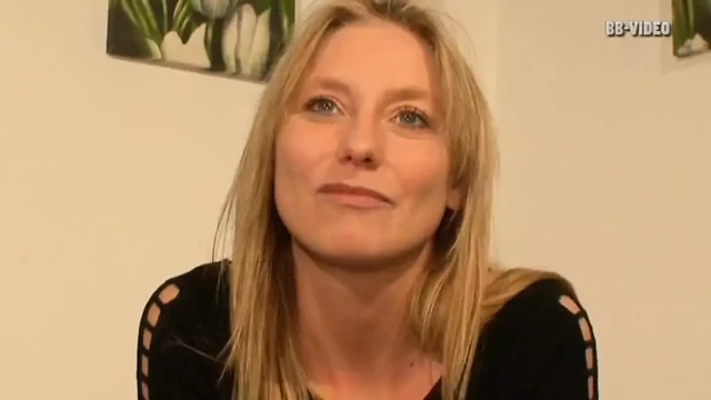 Я покажу тебе, как я мастурбирую, наслаждаясь как сумасшедшая, пока меня снимают в видео от первого лица